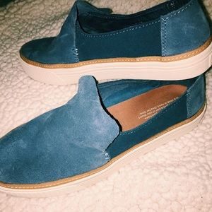 Toms slip on shoes